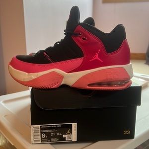Youth Jordan Max Aura 3